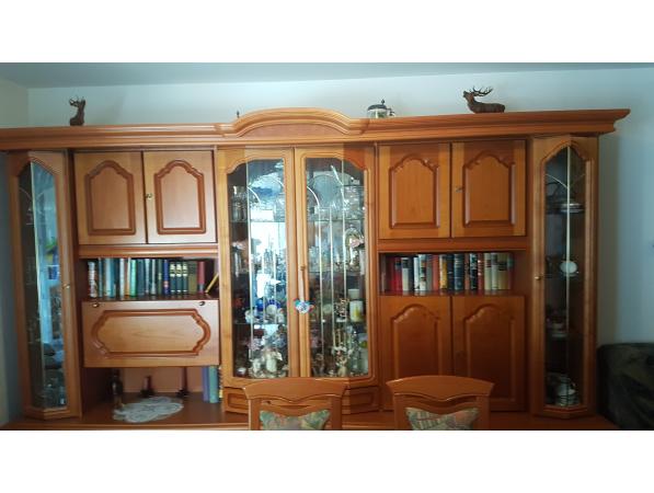 Wohnzimmerschrank | HelpTo